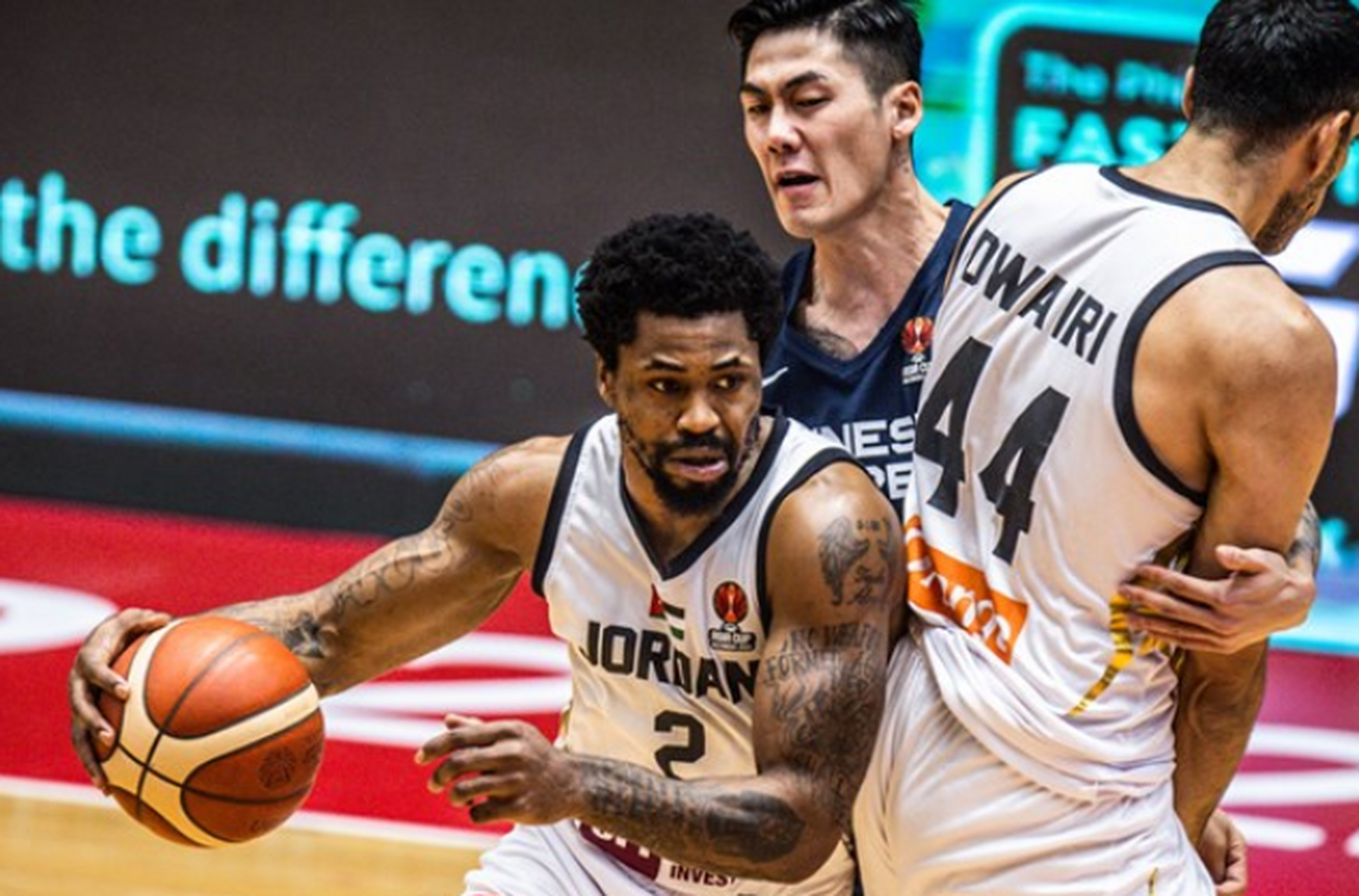 爱游戏官网葡萄牙体育训练开放日；今晨绝杀压哨引欢呼；CBA季后赛在即；球队文化再被提及的简单介绍