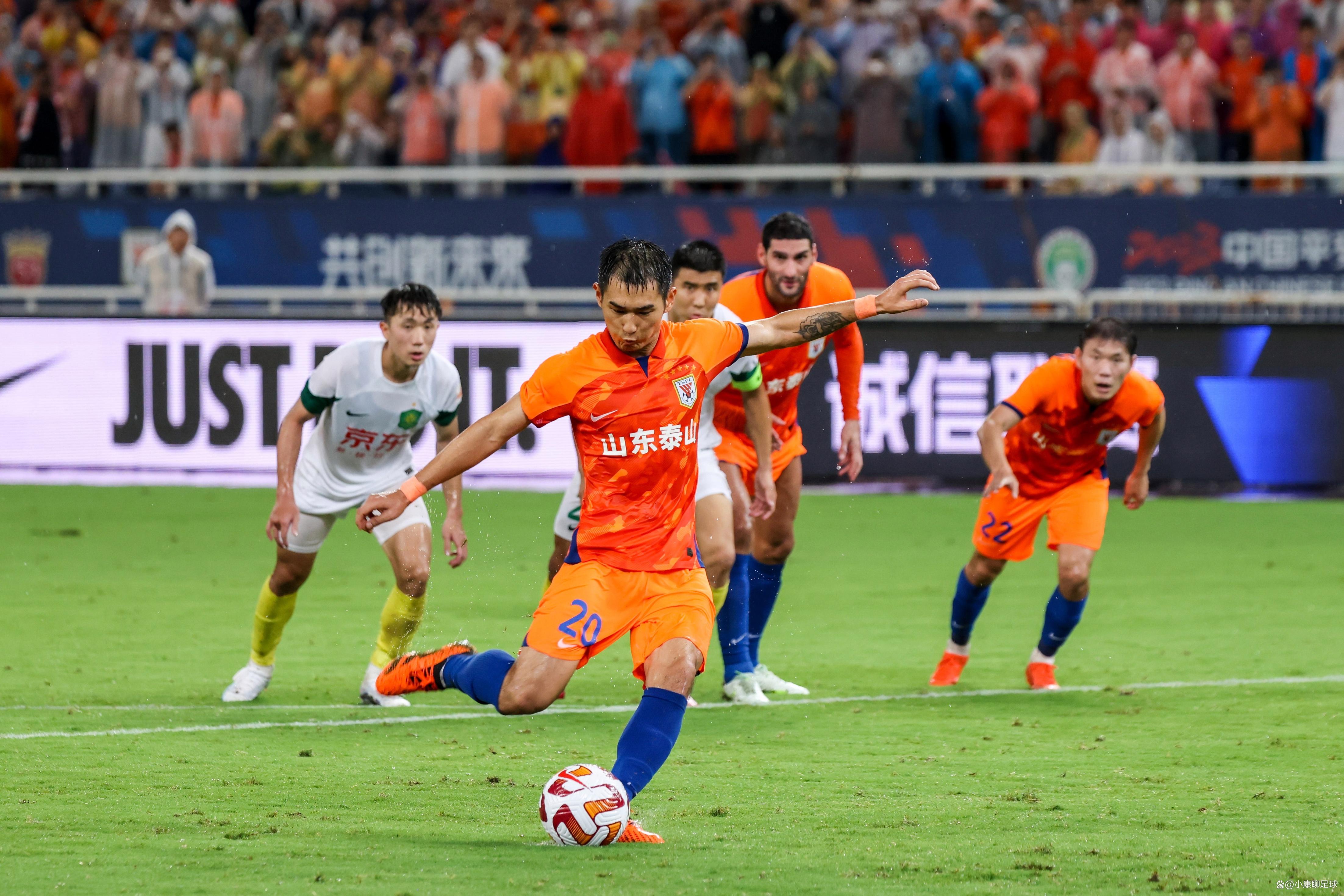 爱游戏入口中超赛程吃紧，山东泰山转会期单刀错失，震撼外界，更衣室氛围转暖的简单介绍