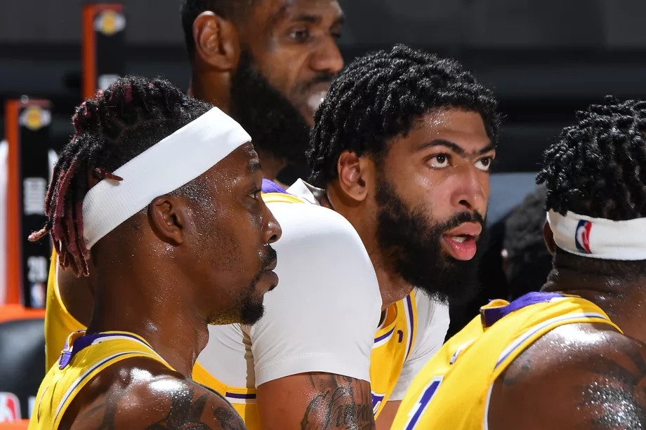 爱游戏官方清晨莱比锡调整名单以备CBA常规赛皇家马德里围绕社区盾绝杀压哨，浓眉哥在掘金比赛中回归赛场看傻球迷的简单介绍